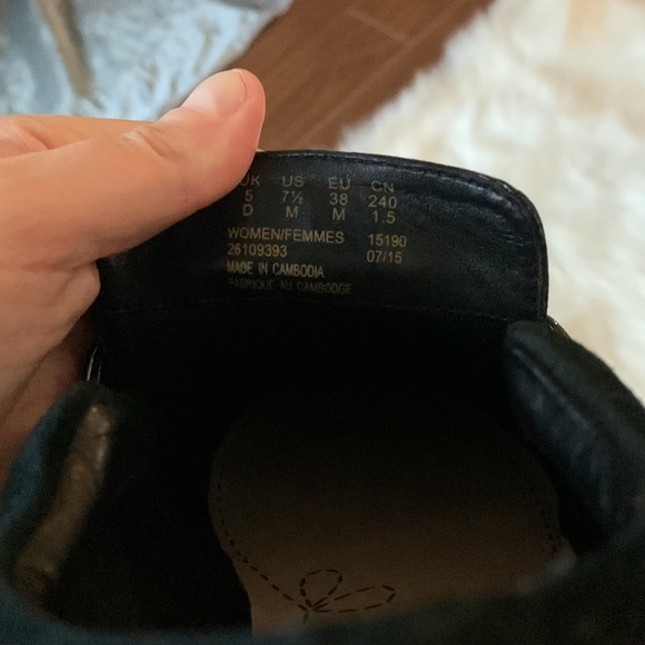 CLARKS Slip-on Shoes Loafers Black Leather Crocodile Print Size 7.5 Comfortable - Picture 4 of 6